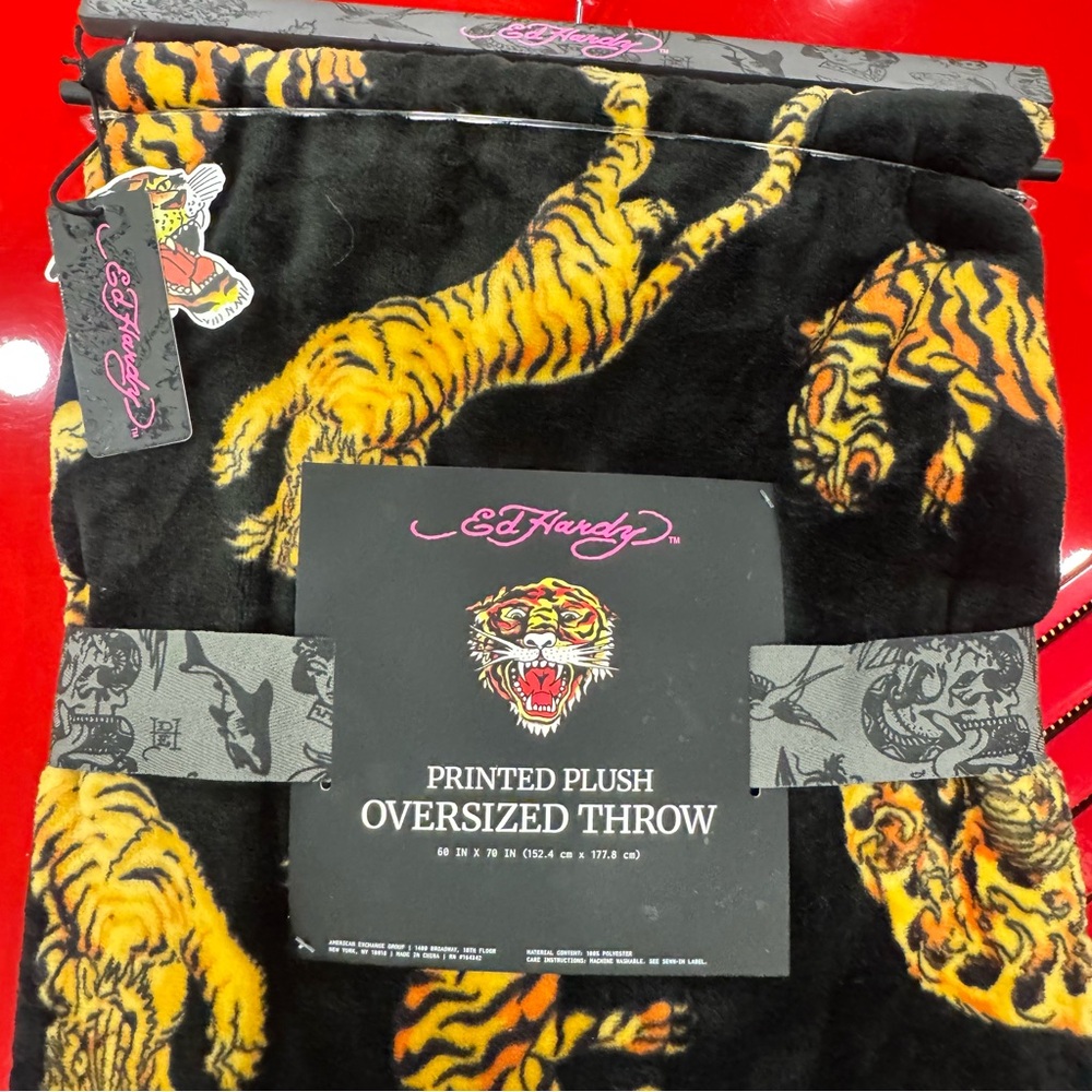 Ed Hardy Black and Gold Tiger throw!  It’s a big one!!  🐯 - Picture 2 of 2